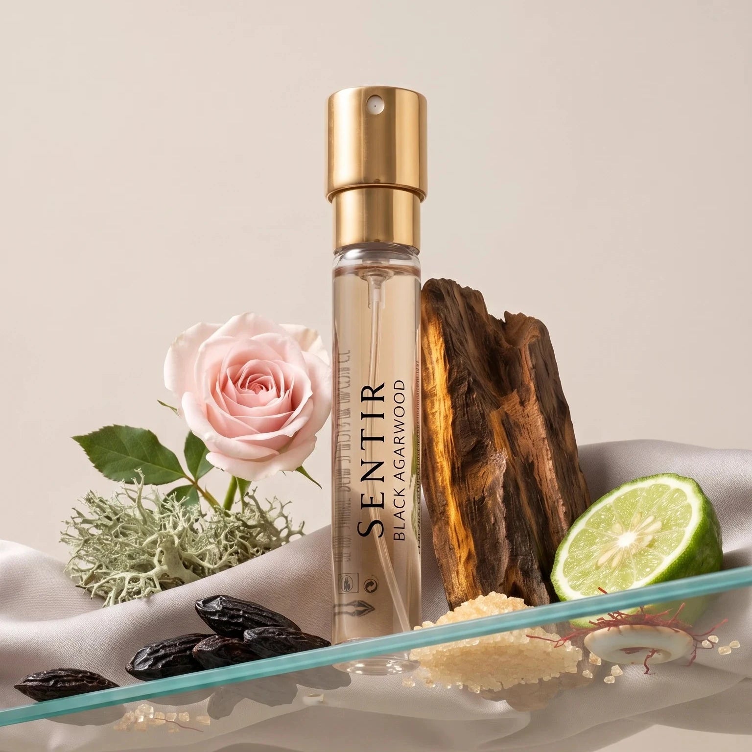 Sentir Black Agarwood perfume with oud wood, rose, tonka bean and lime ingredients