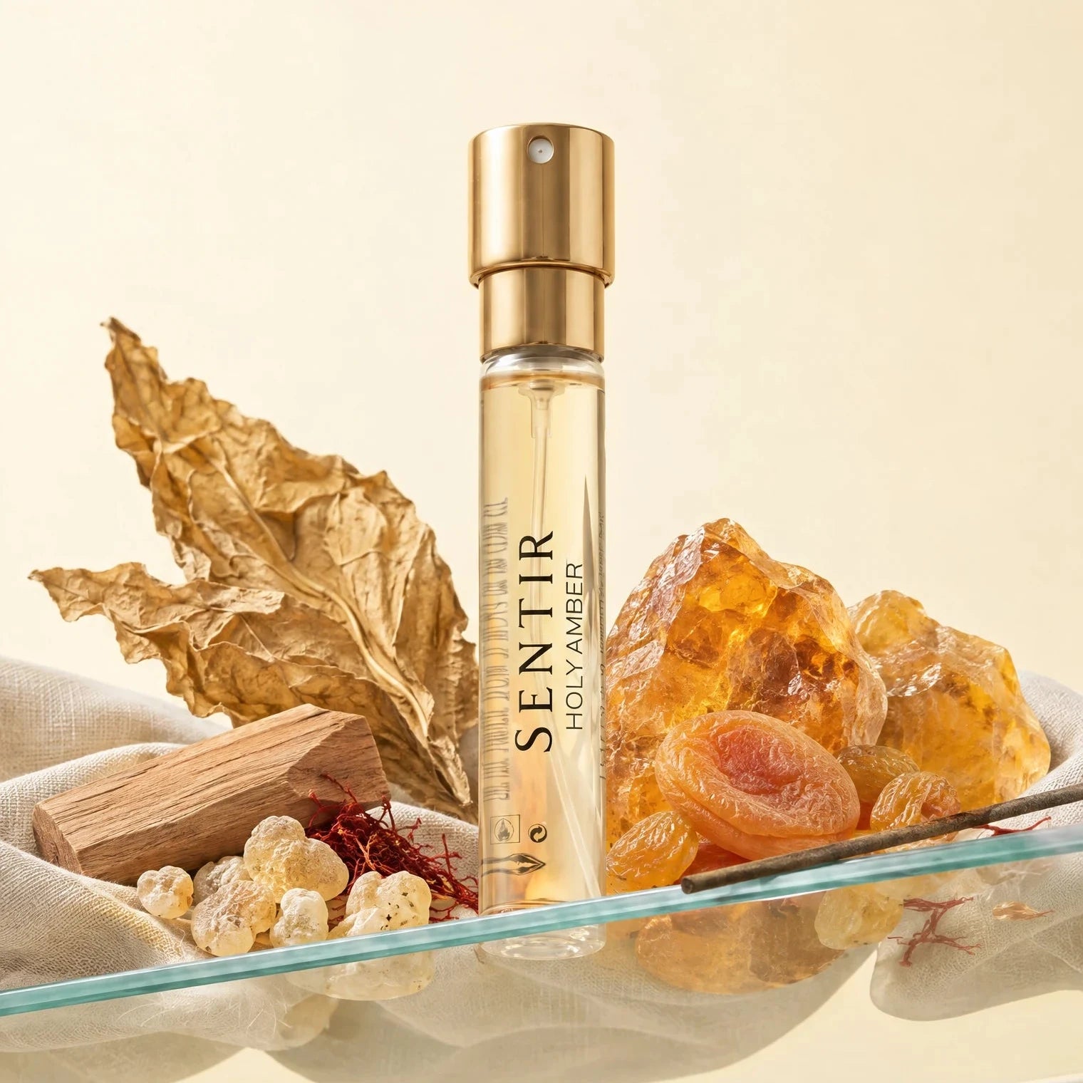 Sentir Holy Amber perfume with amber resin, frankincense, saffron and tobacco leaf ingredients